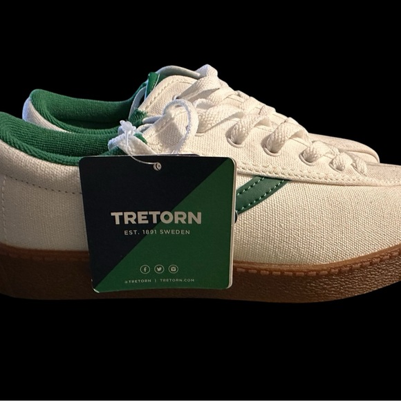 NIB Women’s Tretorn Nylite Plus Canvas Sneakers comfort insole- US 7 M - Picture 4 of 12
